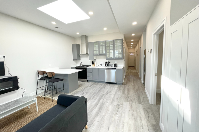 Kitchen - Large Updated 5 Bed 2 Bath