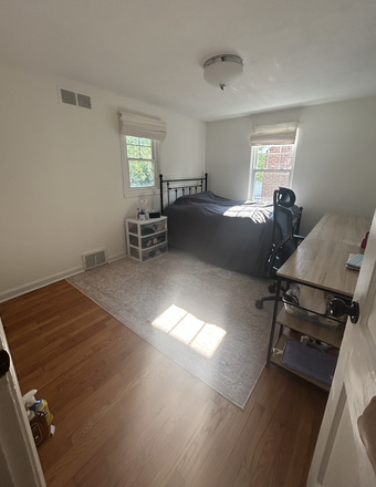 Bedroom - 1 Bedroom in a House in Cleveland Heights- Move in Ready (First Month Rent is Paid)