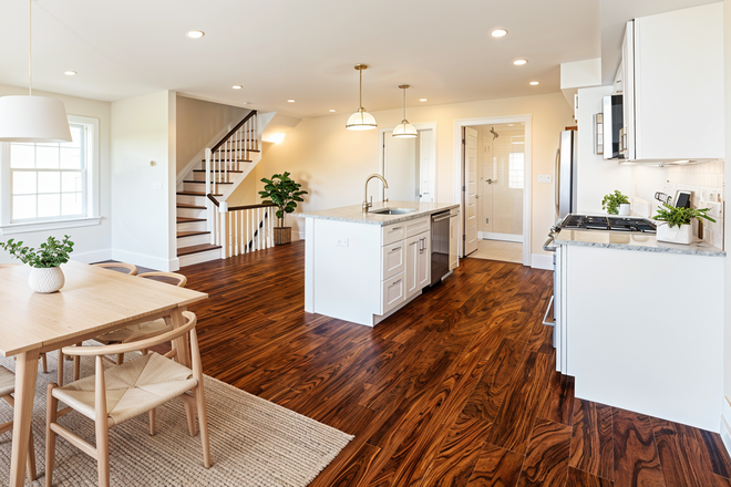 . - HUGE, RENOVATED 5 BED / 3 BATH W/ LAUNDRY IN UNIT!! AVAIL. 9/1/26!! Apartments