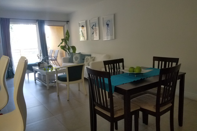 living room - MASTER ROOM FOR RENT NEAR FIU ,DORAL