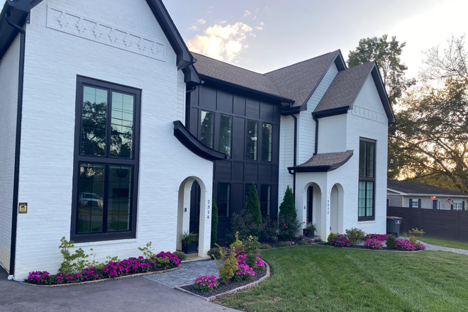 Townhomes - Modern, new construction Townhome close to Campus