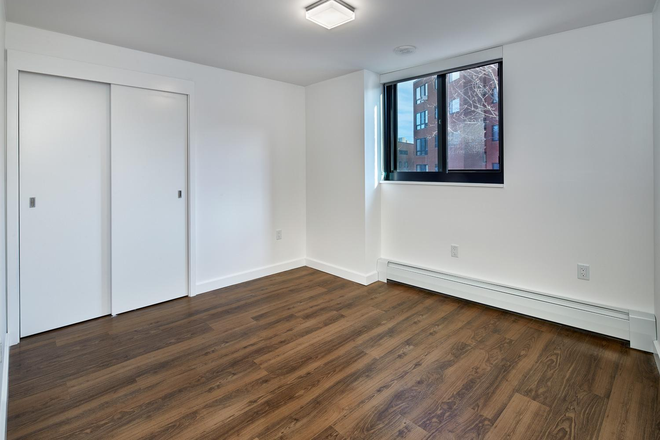 Bedroom - Soldiers Field Park Apartments