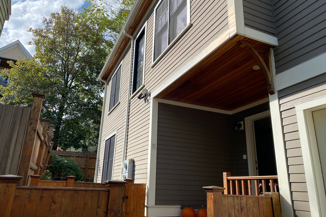 Exterior - Main entrance - Spacious, modern, furnished 3BR/2.5BA townhouse; easy walk to Green or Red line