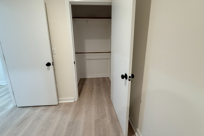 1 - SEPT 2026-Amazing Park Dr 3 bed, Heat inc. NO BROKER FEE! Apartments