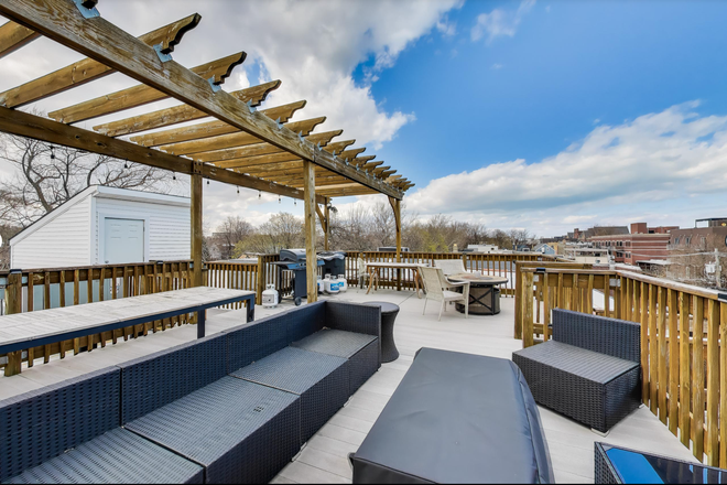 Rooftop - Lakeview 2Bd 2Ba Condo