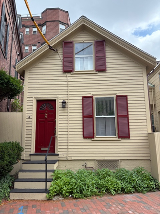 4 Mason St, front of the house - Early Victorian beauty from 1835 close to Harvard