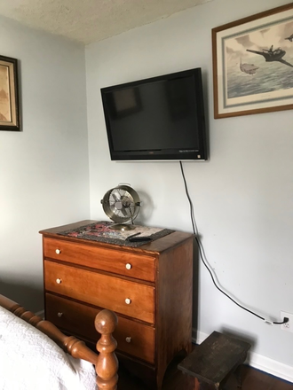 Antique Dresser - 1-Bedroom in House for Rent - Ideal for Students or Professors