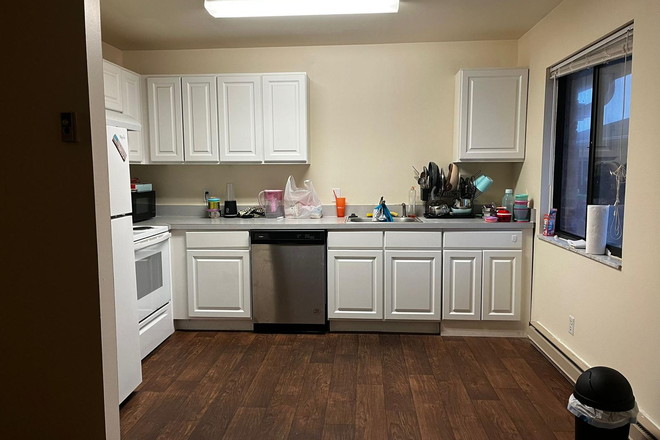 Kitchen - Launch Apartments (Summer Sublease)