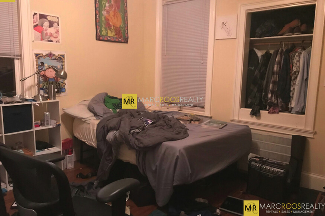 x - 4 Bed Parker St Mission Hill Apartments