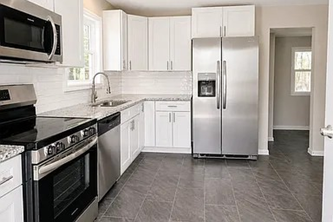 Kitchen - brand new appliances + dishwasher - Elevated Northern Durham Private Home with Multiple Living Spaces (Fully Renovated!)