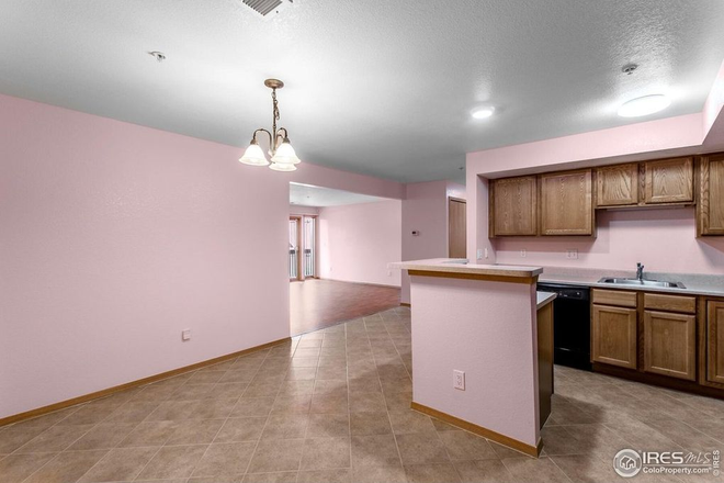 2 - AUGUST PRELEASING: 2990 Shadow Creek Dr. #M207 Condo