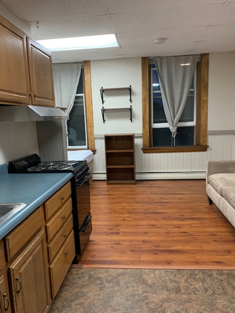 Kitchen - Studio conveniently located close to VLS