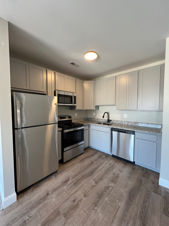 Photo - 109 W Lexington Apartments, modern, downtown, great transportation options