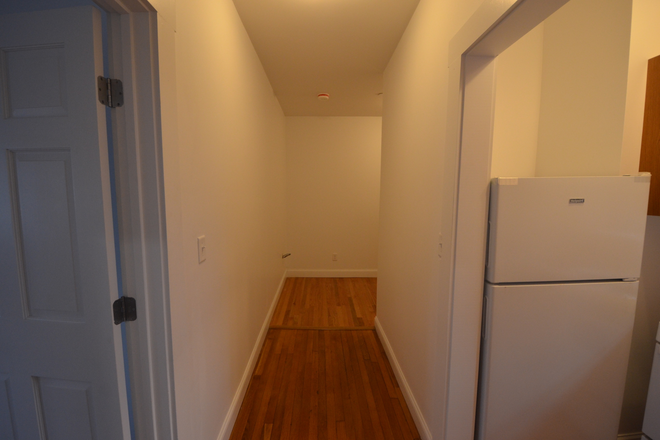 . - Modern 1 Split (2 bed) on St Stephen St Avail 9/1/26 Apartments