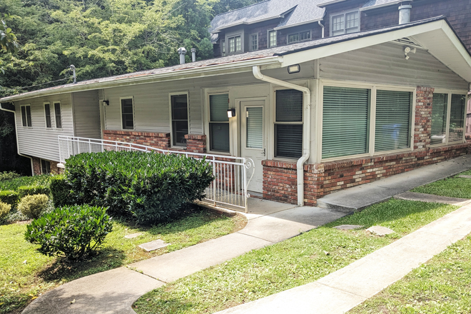 Front - Room In Shared House - Walk to Emory