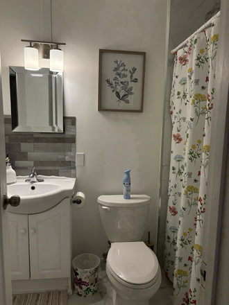 Shared Bathroom - Private room for rent in a shared house at Navenby Crescent