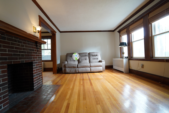 1 - SEPT 2025-Sweet Brighton Single fam, 3 bed, office, Pets ok. NO FEE! House