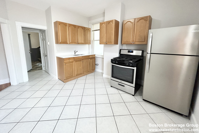 Call NOW for showings! 617-236-8600 - GOVE ST - RENOVATED TRUE 2BR W/ LRG LIVING ROOM + LNDRY IN BLDNG NEAR MBTA BLUE LINE FOR *9/1/2025* Apartments