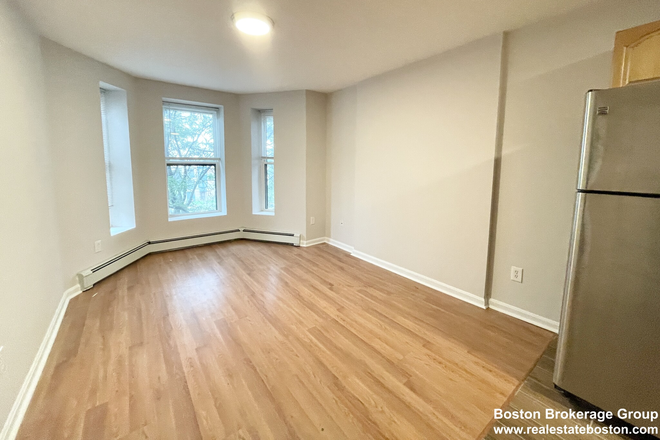 Call NOW for showings! 617-236-8550 - HAMMOND ST - *9/1/2025* SOUTH END *NO FEE!* 3BR W/ OPEN LAYOUT, LNDRY ON SITE NEAR CAMPUS & RUGGLES! Apartments