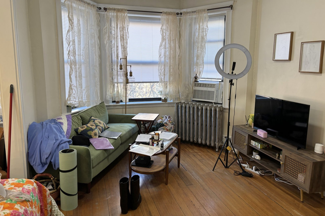 Studio - Front-Facing Studio with Alcove on Westland Ave - Available 9/1/26 Apartments