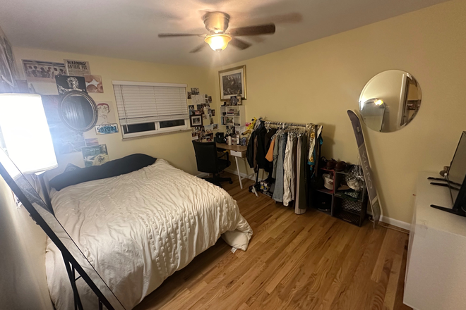 Bedroom - Spring 2024 Sublet, 2 Bedroom 1 Bath, Close To Campus Rental