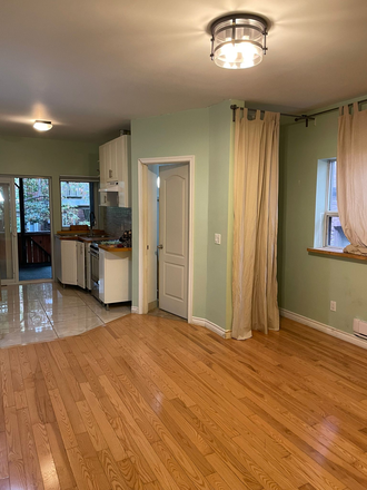 Main space - Studio Apartment in Roncesvalles Village