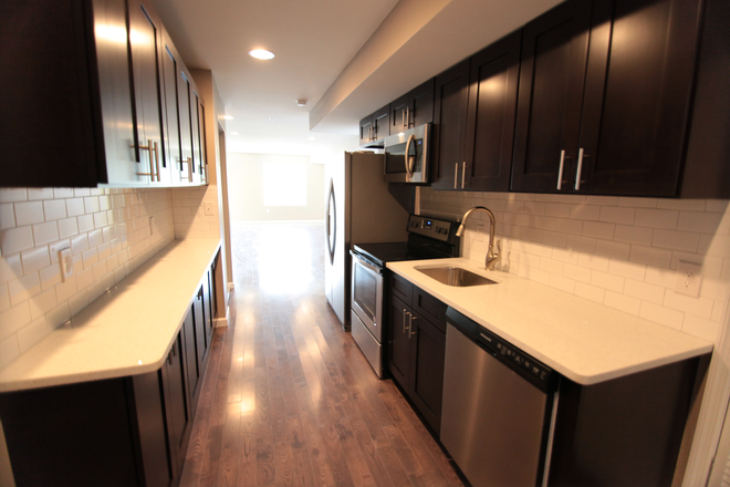 Kitchen - Off Campus Philly - Bright Spacious and Beautiful with ROOF DECK - 5 Bed 5 Bath Apartments