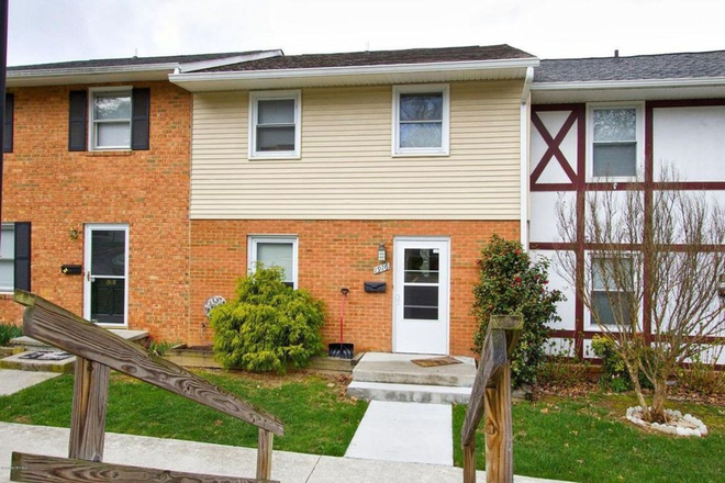  - 3 Bedroom 3.5 Bath Townhouse