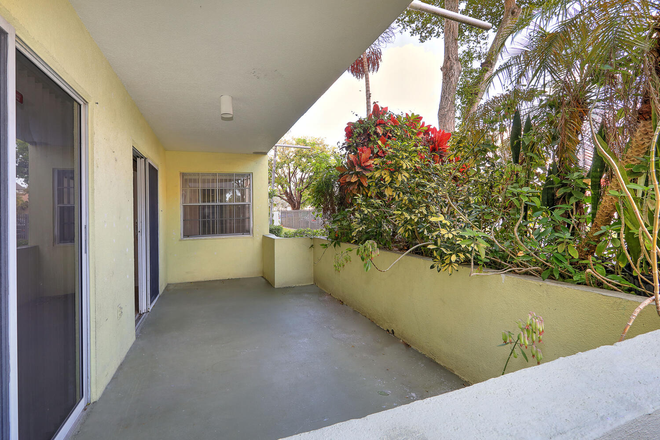 Balcony - Palm Cove Apartments