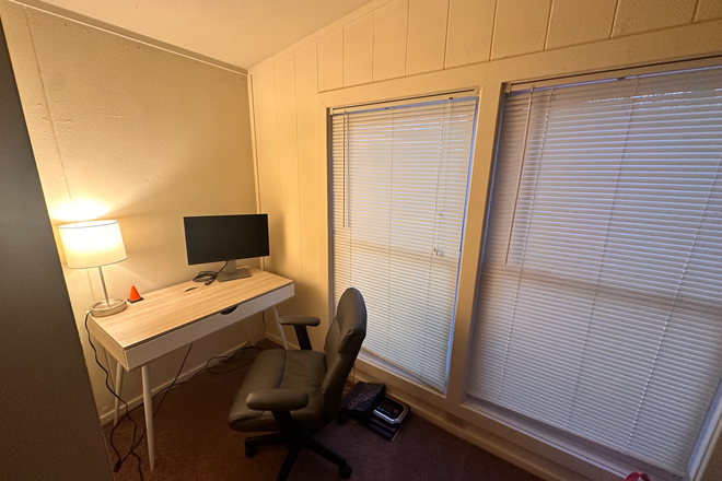 Office - 1-2 bedroom puffton apartment sublet & lease transfer