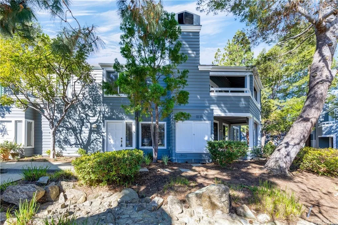 Outside street view - Private Community with Hot Tub/Pool Access 5 minutes from campus