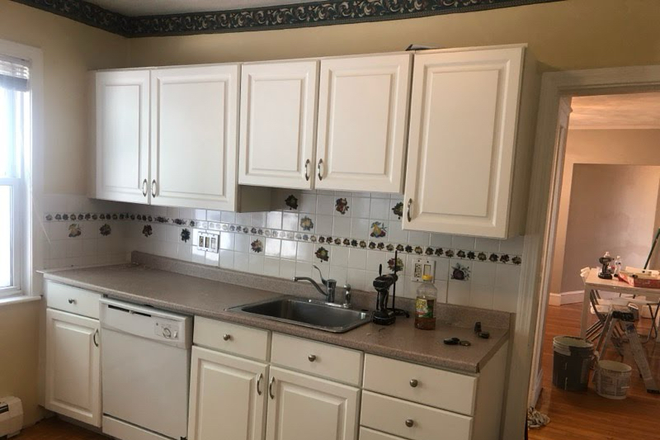 Call NOW for showings! 617-236-8600 - CHETWYND RD - LRG RNOVATED 3BR/1BA NEAR TUFTS AVAIL *6/1/2027* W/ FREE IN UNIT W/D, TNDM PRKNG, EIK Apartments