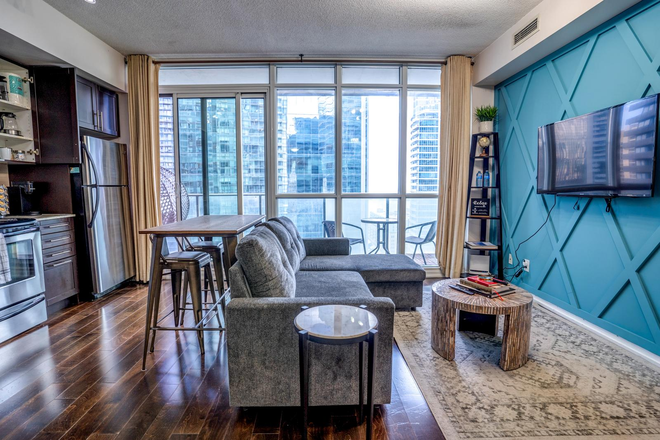 Bright Condo - Stunning 1BR Condo in The Heart of Downtown Toronto