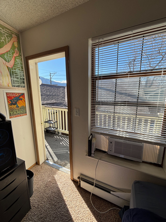 Door to balcony - Goss Grove Apartment 1 Room