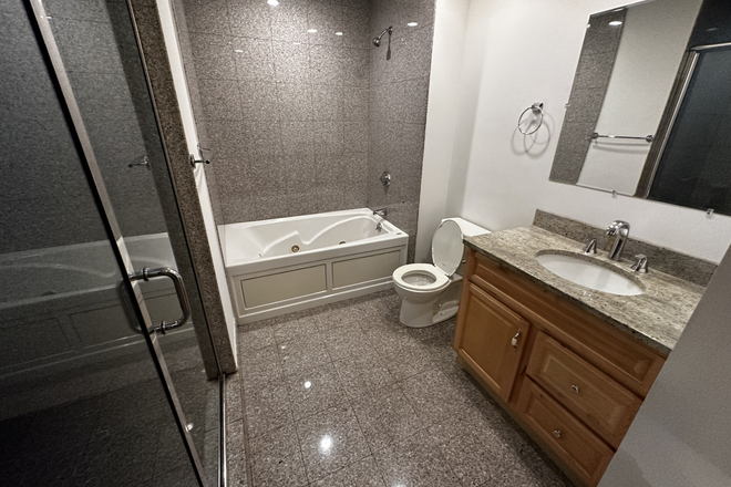 . - Unique LOFT style 2 bed in North End 9/1/25