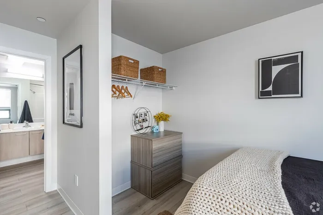 Closet Space - Fieldstone - Artisan  Lease Takeover for Graduate student   June and July Apartments