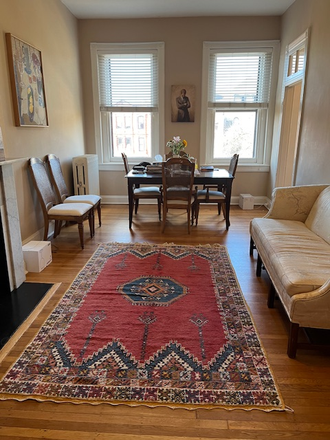 Living room. - Summer Sublet - Bright, Cozy 1-bedr Fully Furnished, June-August