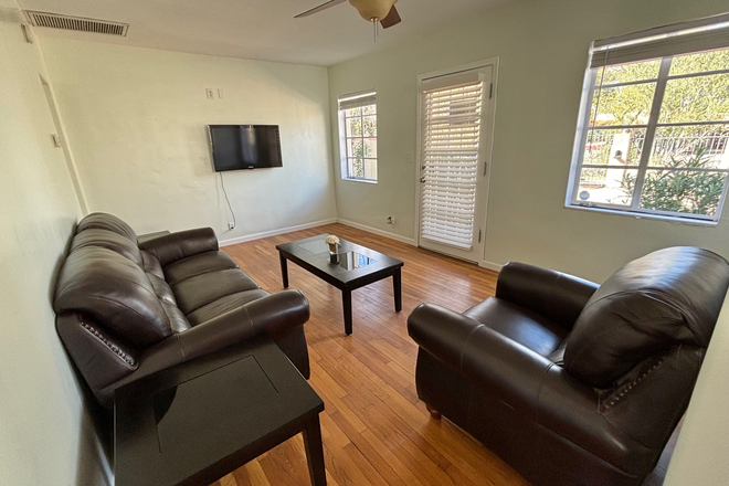 Living Room - FULLY FURNISHED 2 Bedroom House Close to Campus