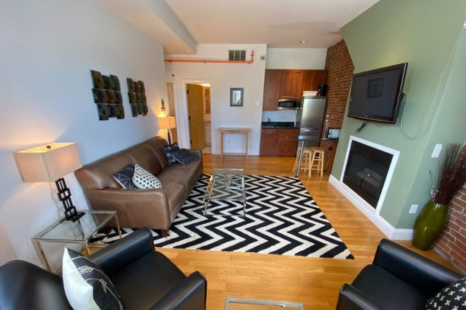 hubrealtyproperties.com - Updated one bedroom condo, with granite countertops, SS appliances, A/C