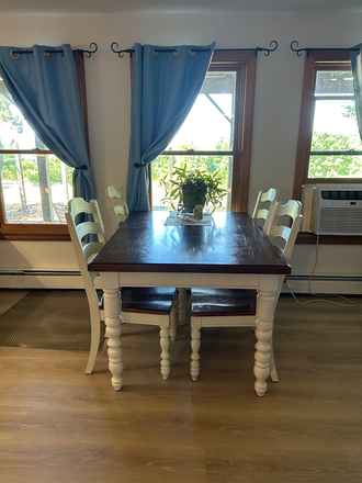 kitchen table - Sunset Ridge Apartments