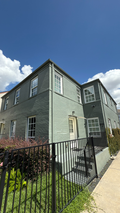 Exterior view - Private Room in Modern, Shared Home close to campus