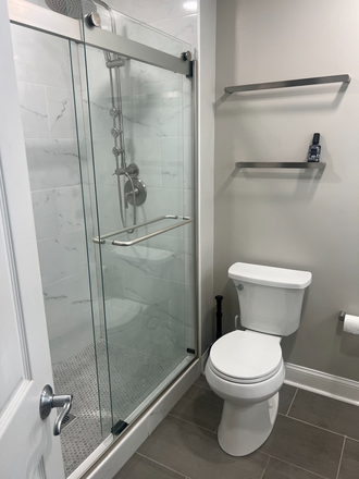 3rd Floor Master Bathroom - 321 South Poppleton Street Townhome