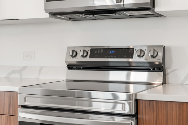 Appliance - 1 bed 1 bath 560 sq. ft. at The600 Apartments