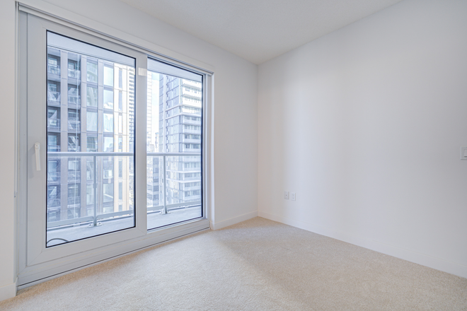 Bedroom 1 - FREE INTERNET, TWO BEDROOMS, TWO BATHROOMS