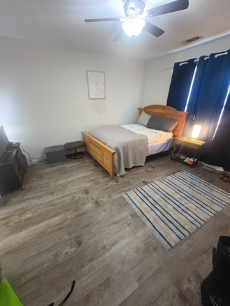 Available Room - Sims Townhouse