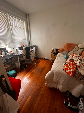 Bedroom - Cozy, Quaint Apartment close to campus