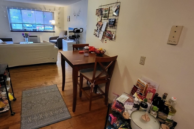 LIVING - 2 BED WITH HEAT, HOT WATER AND PARKING INCLUDED! 9/1/25! Apartments