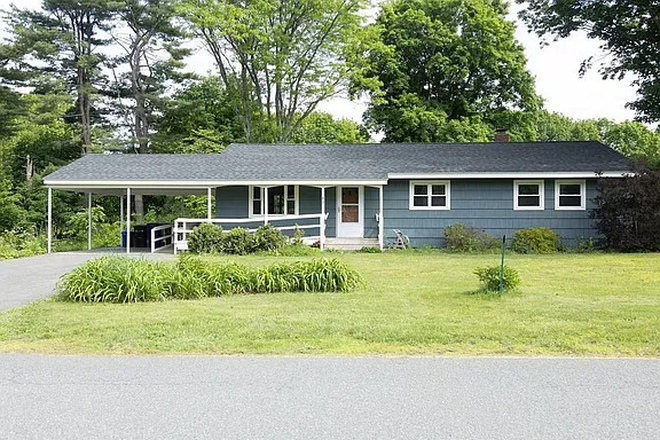 Street view - 49 Harlow Drive Amherst - 5 beds, 2.5 bath
