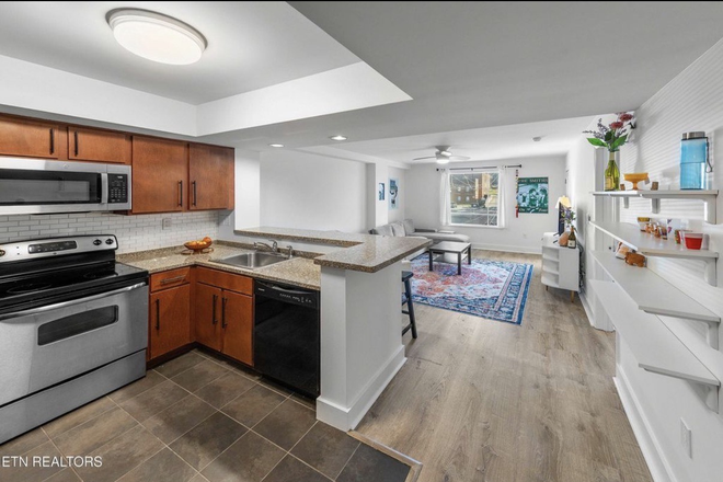 Kitchen/Living Room - 3 bedroom/2 bath Lake Plaza Corner Unit