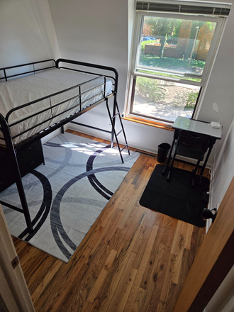 Room 1: $1000/month, security deposit $1250 - UIC FURNISHED & ALL-INCLUSIVE PRIVATE ROOM Townhome